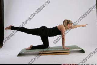 MONICCA_MONICCA PILATES-POSE2