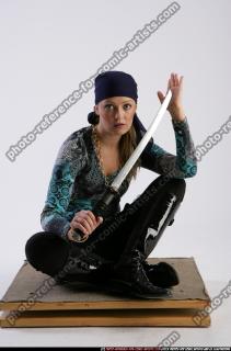 2011 02 FIANNA PIRATE SITTING POSE2 00 B