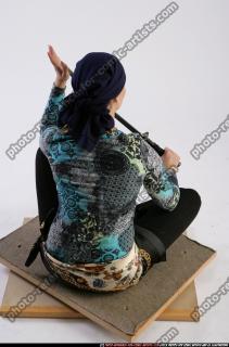 2011 02 PIRATE WOMAN SITTING POSE2 05 A