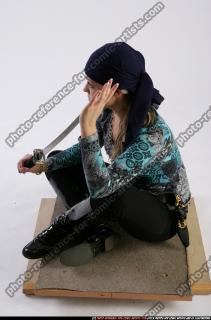 2011 02 PIRATE WOMAN SITTING POSE2 02 A