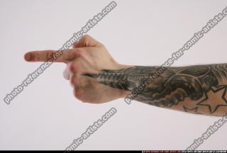 2011 02 DAREON HAND MALE POSES1 06