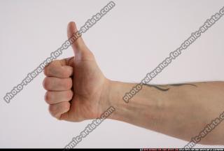 DAREON HAND MALE POSES1