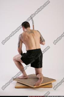 Dareon-kneeling-spear