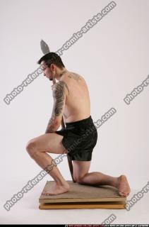 Dareon-kneeling-spear
