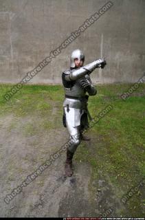 2011 02 Teon MIDDLEAGE KNIGHT2 SWORD POSES 13