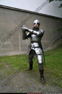 2011 02 MIDDLEAGE KNIGHT2 SWORD POSES 01