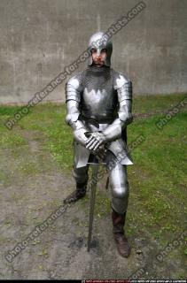 Teon middleage-knight2-sword-poses