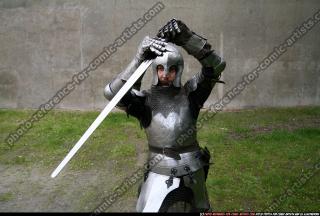 2011 02 Teon MIDDLEAGE KNIGHT2 SWORD POSES 08