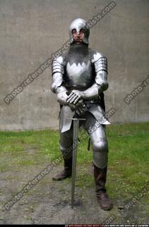 Teon middleage-knight2-sword-poses