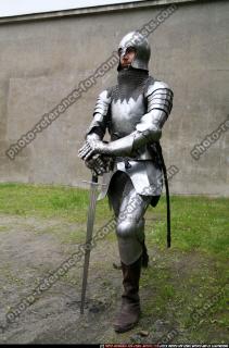 Teon middleage-knight2-sword-poses