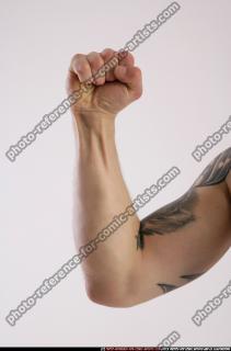 2011 03 DAREON HAND MALE POSES2 16