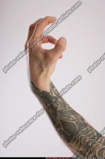 DAREON HAND MALE POSES2