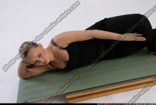 2011 03 MONICCA PILATES POSE3 08