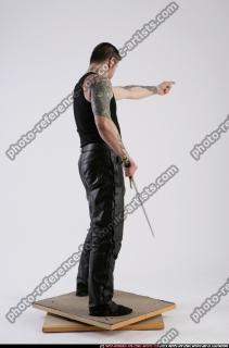2011 03 DAREON POINTING FINGER SWORD2 05 B
