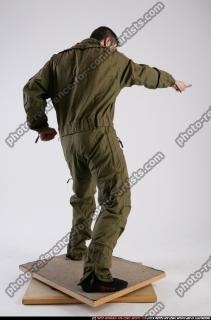 2011 03 SOLDIER2 KNIFE FRONT ATTACK 05 C