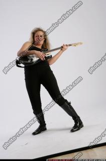 BETHANY_ROBERTS-PLAYING-GUITAR