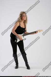 Bethany_Roberts-playing-guitar