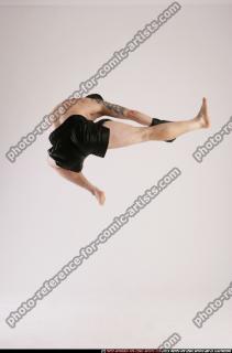 DAREON-JUMP-KICK
