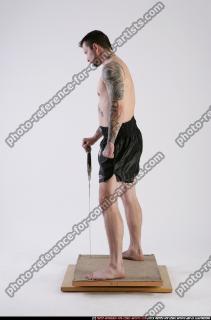 2011 03 DAREON STANDING SWORD BRAVE 02 B