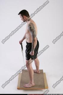 DAREON-STANDING-SWORD-BRAVE
