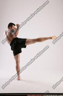 DAREON-HIGH-KICK1
