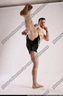 DAREON-HIGH-KICK2