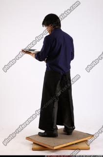 liam-waiter-dishes