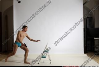 2011 07 LENNY SMAX JUMP OVER 04