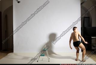 2011 07 LENNY SMAX JUMP OVER 15