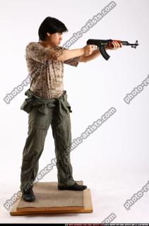 2011 09 LIAM SOLDIER AIMING AK 1 06 B