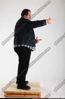 SLAVOJ POINTING1