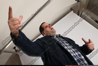SLAVOJ POINTING1