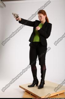 2012 03 NADIYA REVOLVER POSE1 00 C