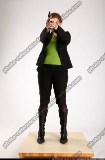 2012 04 NADIYA AIMING REVOLVER 00 C