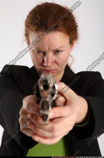 2012 04 NADIYA AIMING REVOLVER 08