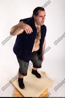 2012 07 SLAVOJ ZOMBIE POSE1 01 A