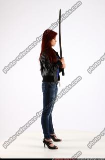 2013 07 NINA DAIKATANA POSE1 02 B