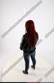 2013 07 NINA DAIKATANA POSE1 05 A