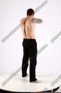 2013 08 ALEX STANDING GUARDING POSE KNIFE 04 B