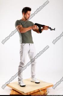 2014 01 ROLAND AK47 POSE1 07 B