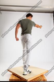 2014 02 ROLAND STANDING SHOOTING REVOLVER 05 C