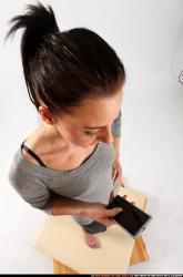 Peggy-smartphone-poses