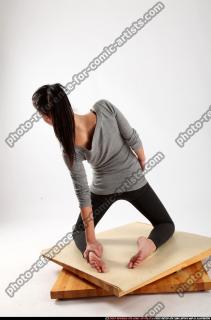 2014 04 PEGGY FITNESS POSE2 03 B