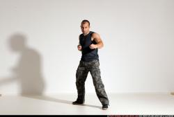 Smax-streetfighter-knife-front-stab