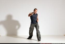 Smax-streetfighter-knife-front-stab