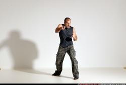 Smax-streetfighter-knife-front-stab