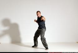 Smax-streetfighter-knife-front-stab