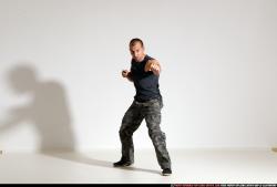 Smax-streetfighter-knife-front-stab