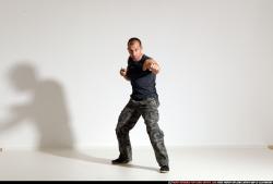 Smax-streetfighter-knife-front-stab