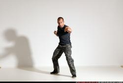 Smax-streetfighter-knife-front-stab